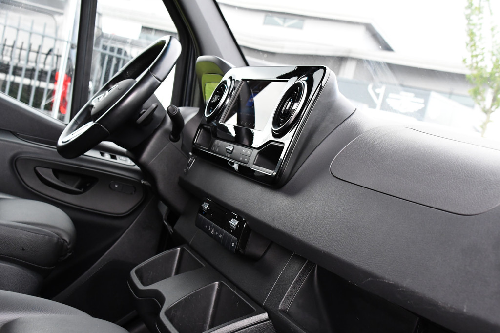 Mercedes-Benz Sprinter 319 1.9 CDI L2H1 RWD PB Edition Full Options! 360 Camera, 3500kg Trekhaak, Cruise, LED, Stoelverwarming, 10,5 Mbux, 2 x Schuifdeur, Leder, Uniek! 12