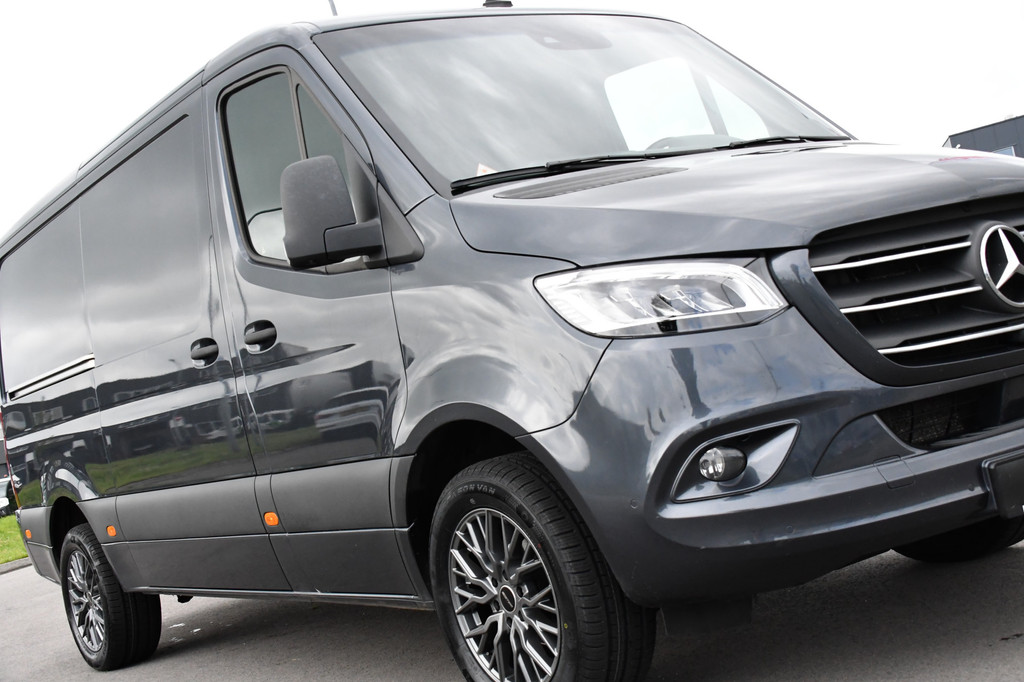 Mercedes-Benz Sprinter 319 1.9 CDI L2H1 RWD PB Edition Full Options! 360 Camera, 3500kg Trekhaak, Cruise, LED, Stoelverwarming, 10,5 Mbux, 2 x Schuifdeur, Leder, Uniek! 17