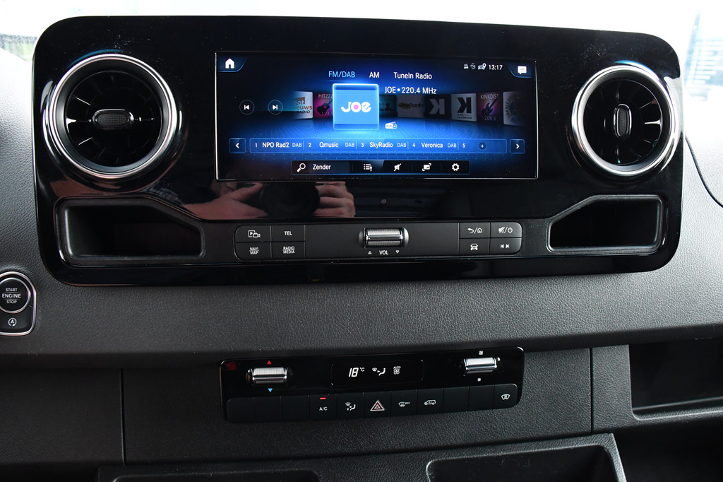 Mercedes-Benz Sprinter 319 1.9 CDI L2H1 RWD PB Edition Full Options! 360 Camera, 3500kg Trekhaak, Cruise, LED, Stoelverwarming, 10,5 Mbux, 2 x Schuifdeur, Leder, Uniek! 18