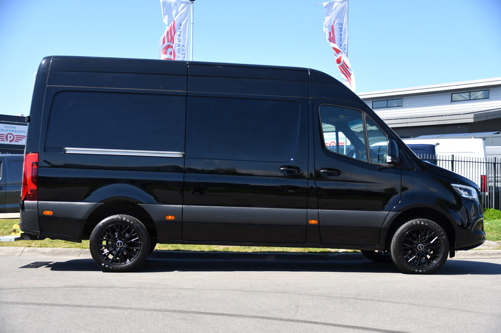 Mercedes-Benz Sprinter 319 1.9 CDI L2H2 RWD Black Edition Camera, Cruise, Carplay, LED, 190pk, Multimedia, Automaat, Geveerde stoel, Sensoren, Trekhaak, Uniek! 10