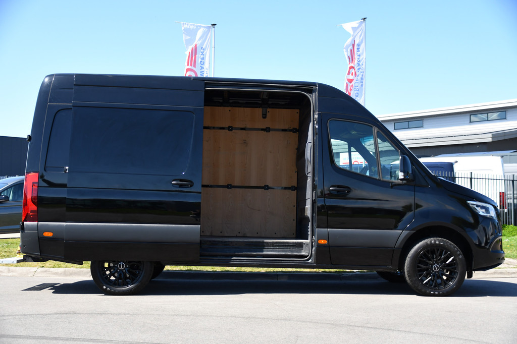 Mercedes-Benz Sprinter 319 1.9 CDI L2H2 RWD Black Edition Camera, Cruise, Carplay, LED, 190pk, Multimedia, Automaat, Geveerde stoel, Sensoren, Trekhaak, Uniek! 11