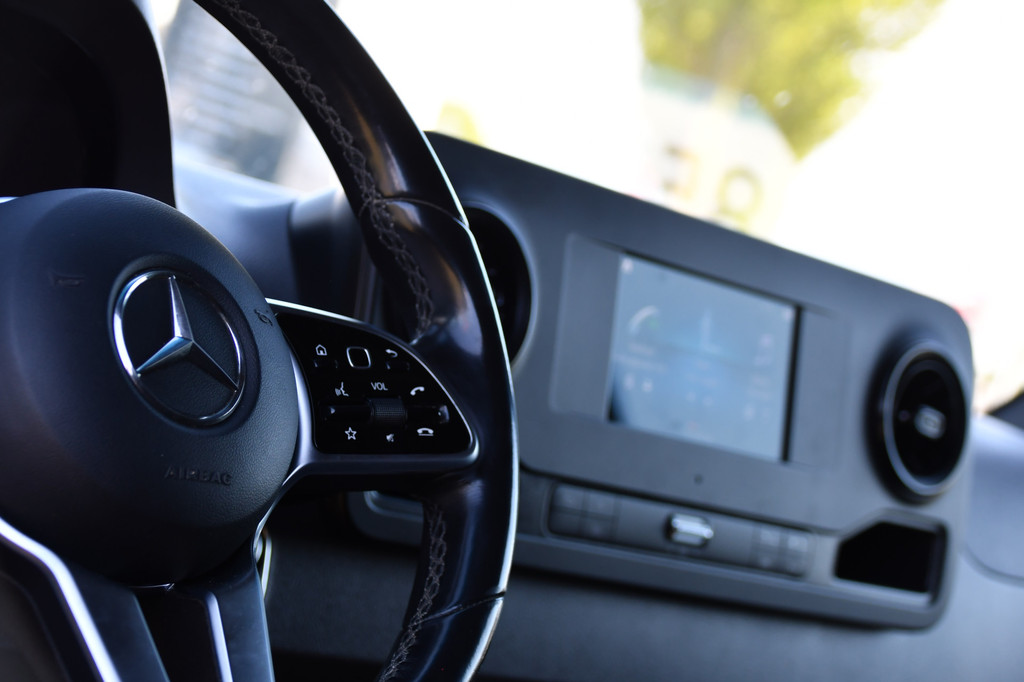 Mercedes-Benz Sprinter 319 1.9 CDI L2H2 RWD Black Edition Camera, Cruise, Carplay, LED, 190pk, Multimedia, Automaat, Geveerde stoel, Sensoren, Trekhaak, Uniek! 13