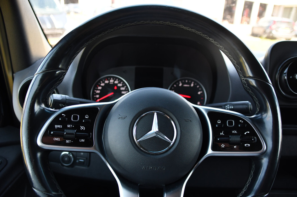 Mercedes-Benz Sprinter 319 1.9 CDI L2H2 RWD Black Edition Camera, Cruise, Carplay, LED, 190pk, Multimedia, Automaat, Geveerde stoel, Sensoren, Trekhaak, Uniek! 14