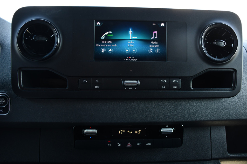 Mercedes-Benz Sprinter 319 1.9 CDI L2H2 RWD Black Edition Camera, Cruise, Carplay, LED, 190pk, Multimedia, Automaat, Geveerde stoel, Sensoren, Trekhaak, Uniek! 19