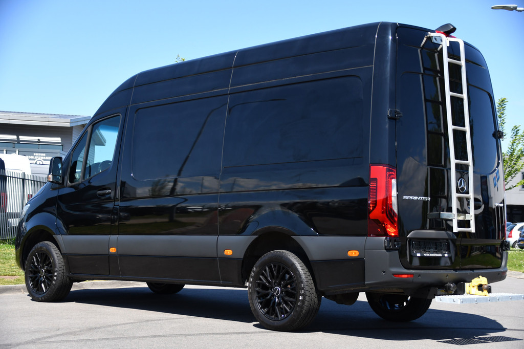 Mercedes-Benz Sprinter 319 1.9 CDI L2H2 RWD Black Edition Camera, Cruise, Carplay, LED, 190pk, Multimedia, Automaat, Geveerde stoel, Sensoren, Trekhaak, Uniek! 3