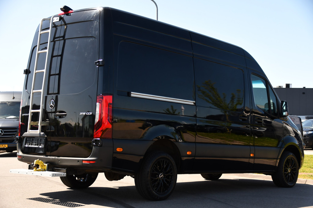 Mercedes-Benz Sprinter 319 1.9 CDI L2H2 RWD Black Edition Camera, Cruise, Carplay, LED, 190pk, Multimedia, Automaat, Geveerde stoel, Sensoren, Trekhaak, Uniek! 6