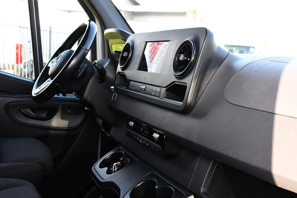 Mercedes-Benz Sprinter 319 1.9 CDI L2H2 RWD PB Edition Camera, Cruise, Carplay, 190pk, LED, 3500kg Trekhaak, Stoelverwarming, Multimedia, Uniek! 12