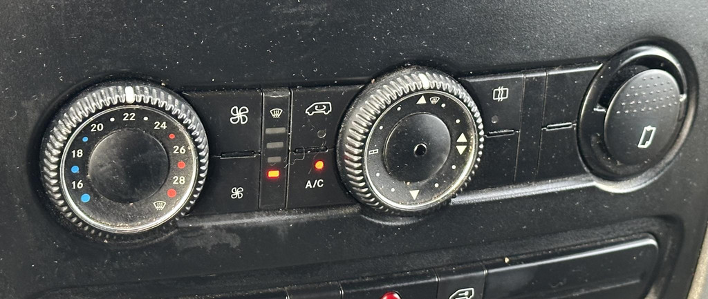 Mercedes-Benz Sprinter 319 3.0 CDI L2H2 366 Weinig kms! 6 Cilinder 12