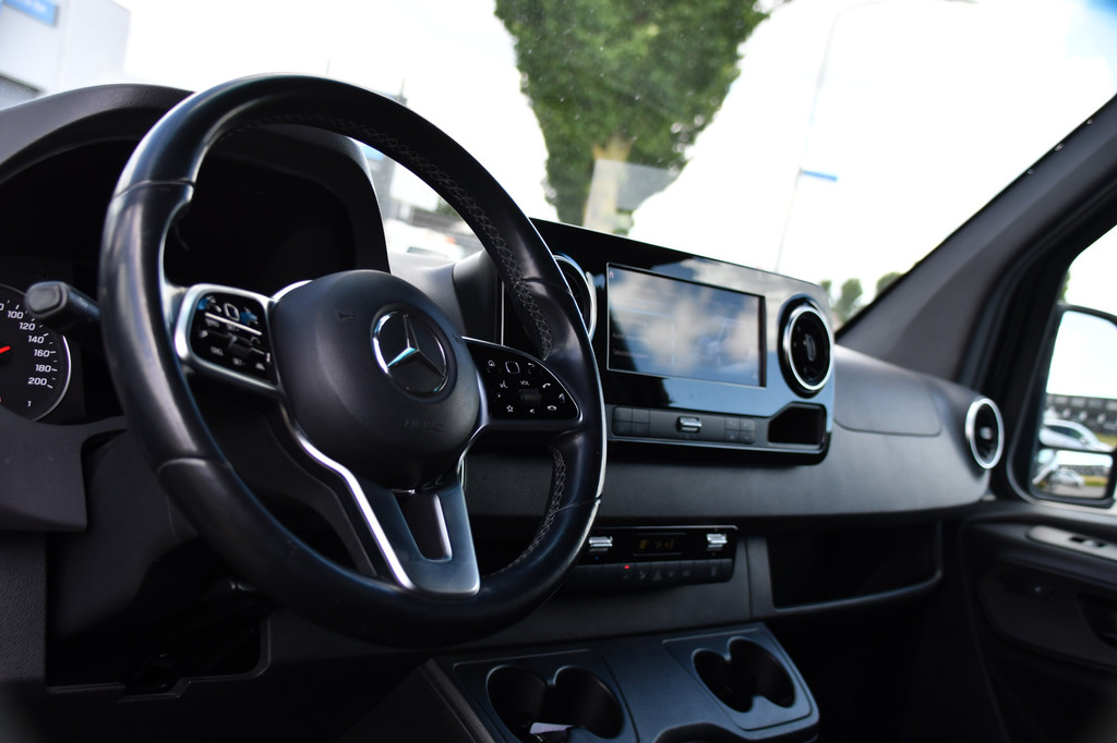 Mercedes-Benz Sprinter 319 3.0 CDI L2H2 Black Edition 360 Camera, Adaptieve Cruise, Carplay, LED, 190pk, Stoelverwarming, Automaat, Standkachel, Uniek! 12