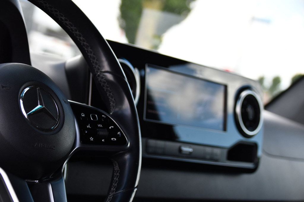 Mercedes-Benz Sprinter 319 3.0 CDI L2H2 Black Edition 360 Camera, Adaptieve Cruise, Carplay, LED, 190pk, Stoelverwarming, Automaat, Standkachel, Uniek! 13