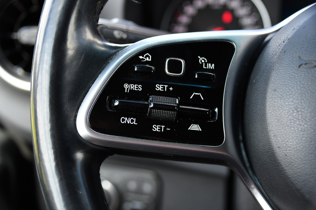 Mercedes-Benz Sprinter 319 3.0 CDI L2H2 Black Edition 360 Camera, Adaptieve Cruise, Carplay, LED, 190pk, Stoelverwarming, Automaat, Standkachel, Uniek! 15