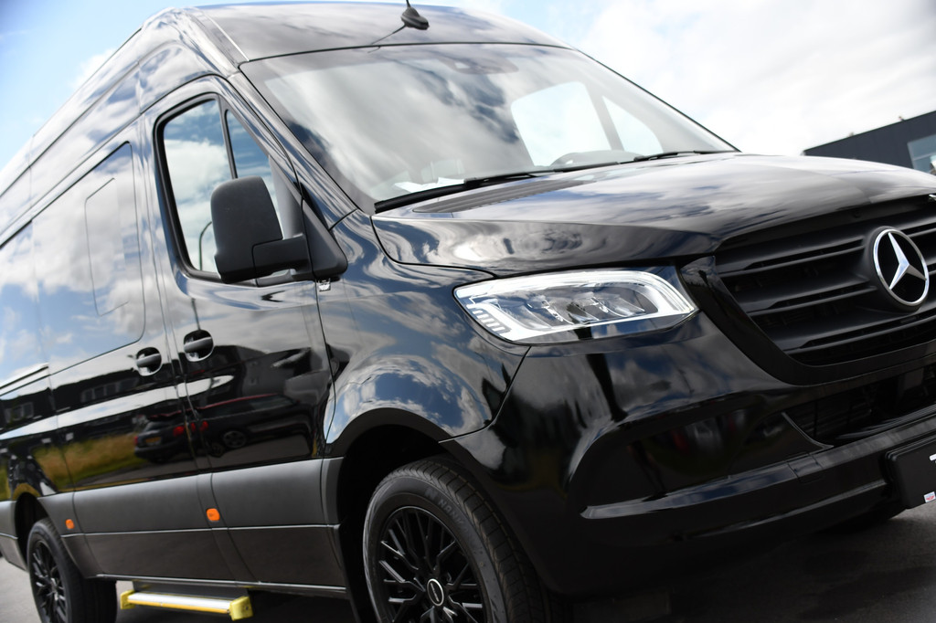 Mercedes-Benz Sprinter 319 3.0 CDI L2H2 DC Black Edition MARGE! Adaptieve Cruise, Camera, LED, Carplay, Standkachel, 10,5 Mbux, Automaat, 3500kg Trekhaak, Uniek! 17