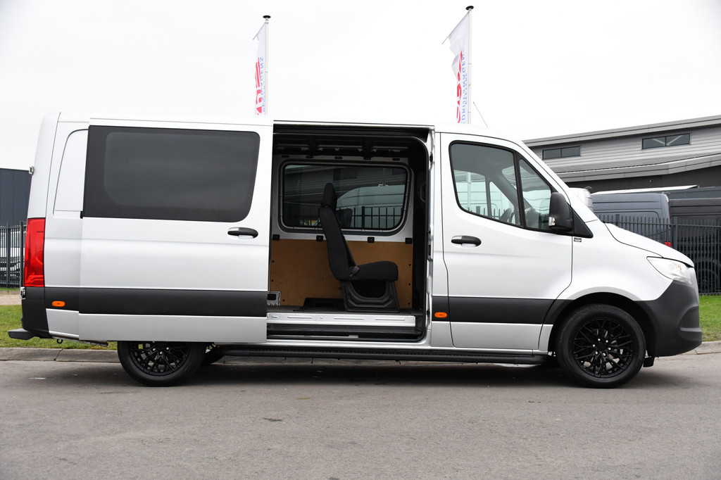 Mercedes-Benz Sprinter 319 3.0 V6 CDI L2H1 DC PB Edition Camera, Cruise, Carplay, NAVI, 190pk, Automaat, Multimedia, Uniek! 11