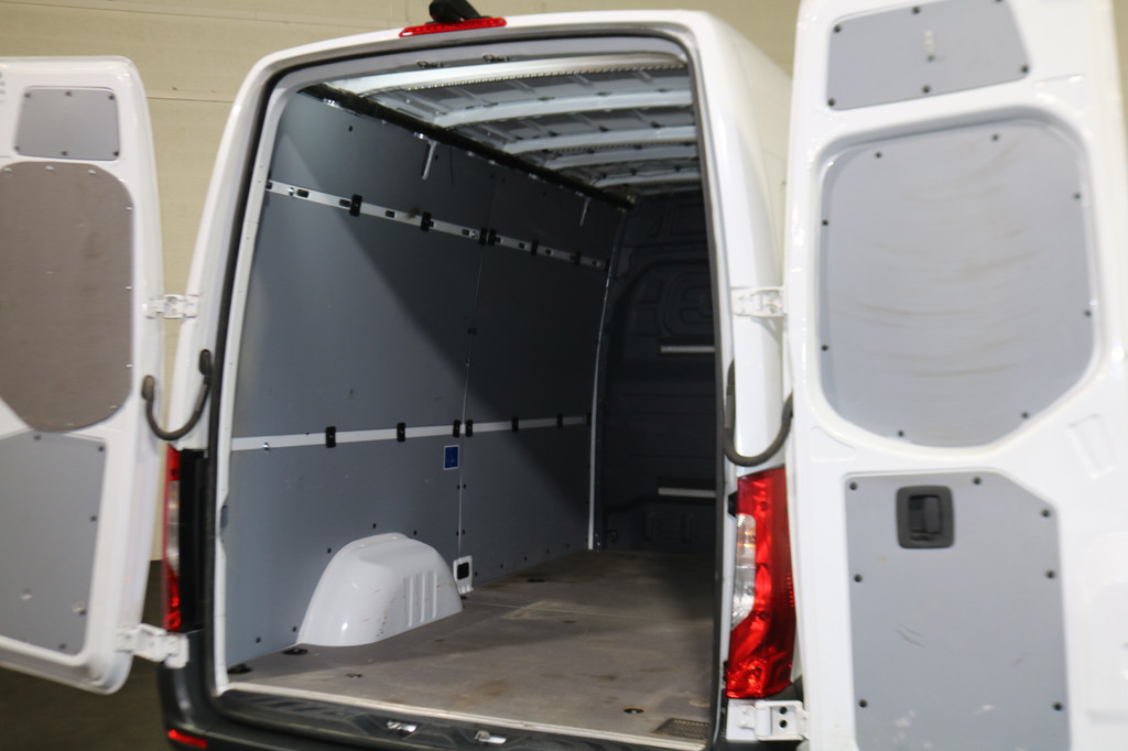 Mercedes-Benz Sprinter 319 3.0 V6 CDI L2 H2 Automaat Airco Navigatie Camera 12