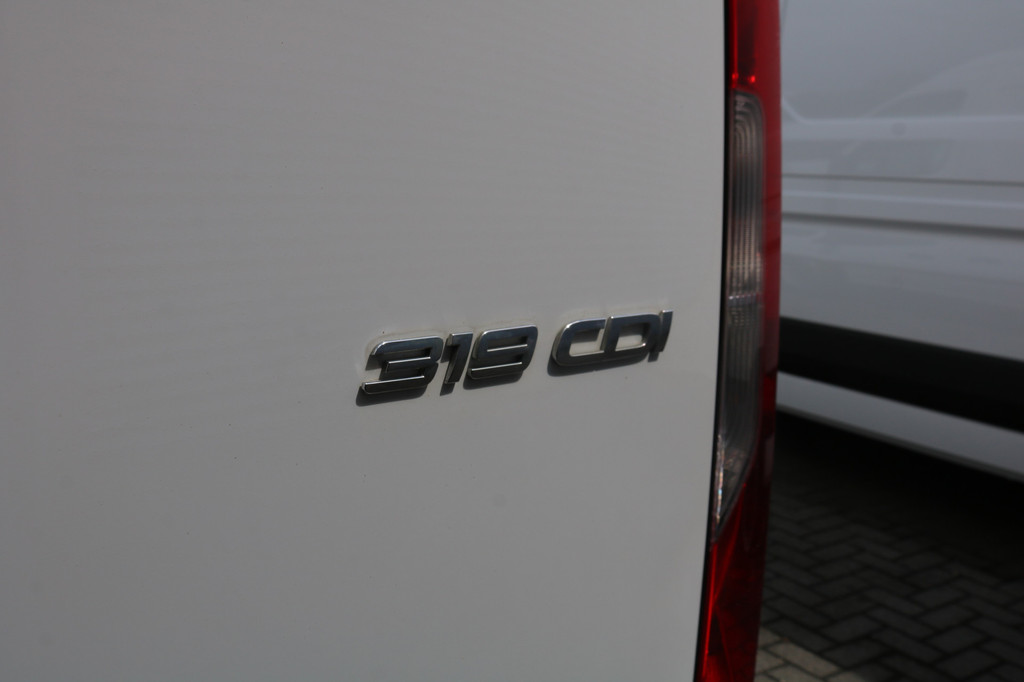 Mercedes-Benz Sprinter 319 3.0 V6 CDI L2 H2 Automaat Airco Navigatie Camera 15