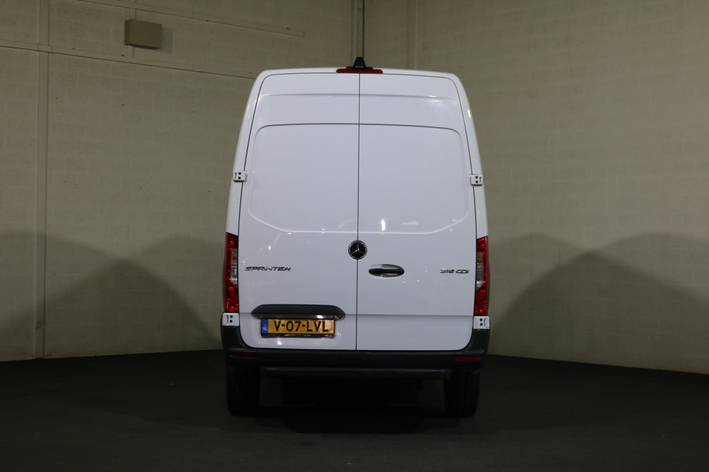 Mercedes-Benz Sprinter 319 3.0 V6 CDI L2 H2 Automaat Airco Navigatie Camera 8