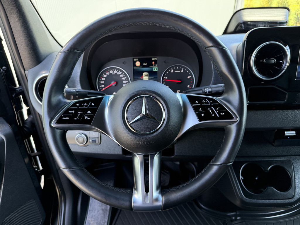 Mercedes-Benz Sprinter 319 CDI 191 PK 4x4 AUTOMAAT FACELIFT BPM VRIJ !! / L3H2 / STUUR EN STOELVERWARMING / 2.8 TONS TREKHAAK / CAMERA / ADAPTIVE CRUISE / AIRCO......... ZEER COMPLEET !! 10