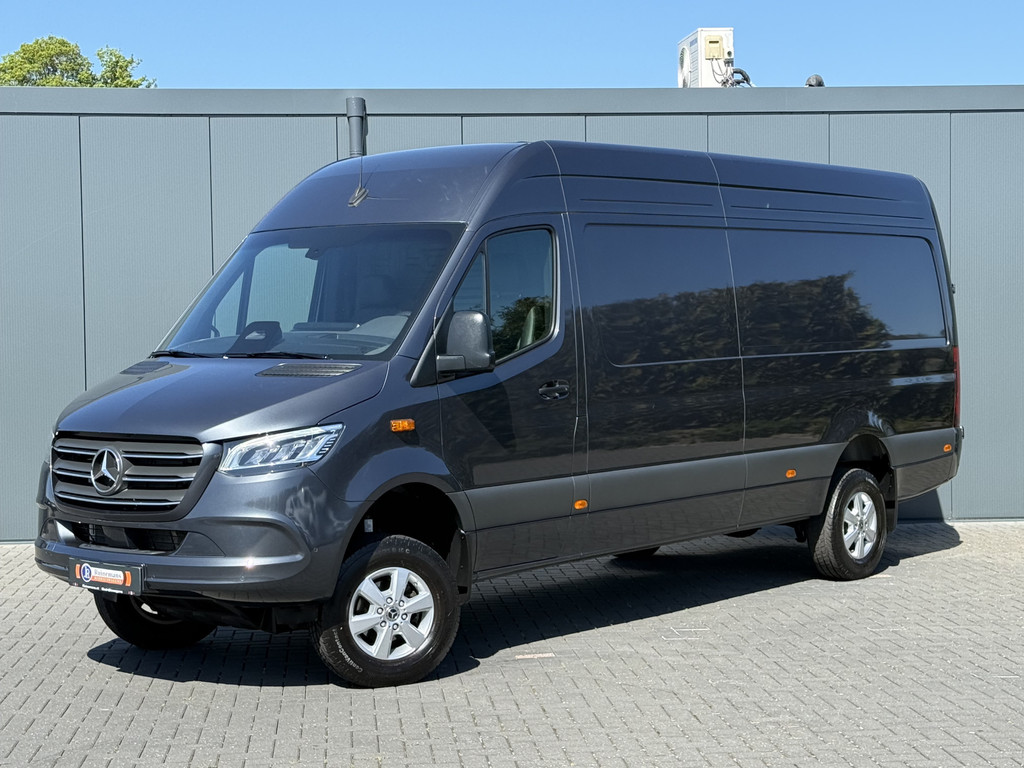 Mercedes-Benz Sprinter 319 CDI 191 PK 4x4 AUTOMAAT FACELIFT BPM VRIJ !! / L3H2 / STUUR EN STOELVERWARMING / 2.8 TONS TREKHAAK / CAMERA / ADAPTIVE CRUISE / AIRCO......... ZEER COMPLEET !! 2