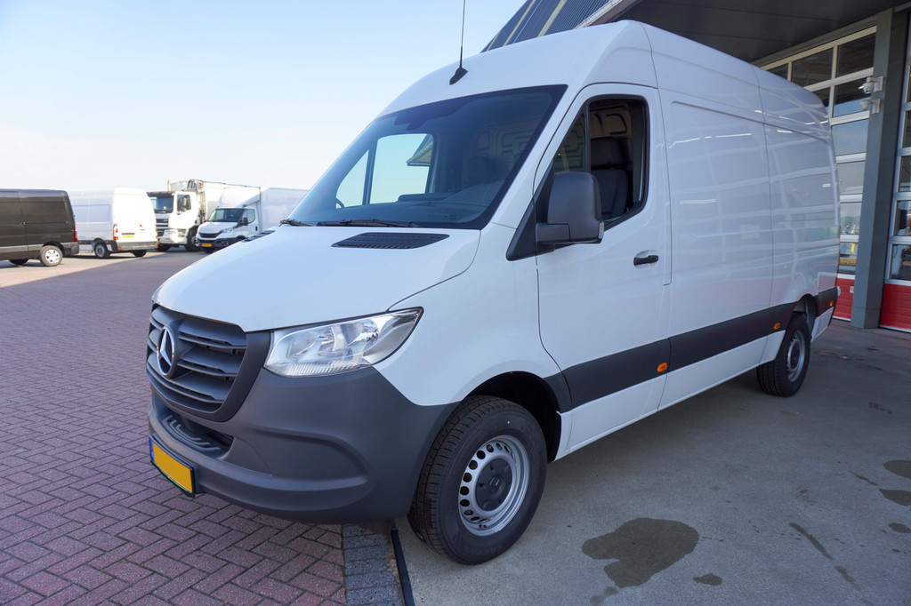 Mercedes-Benz Sprinter 319 CDI 191PK L2H2 Pro Automaat nr.V149 | Airco | Cruise | Camera | geveerde stoel | Trekgewicht 3.500KG 7