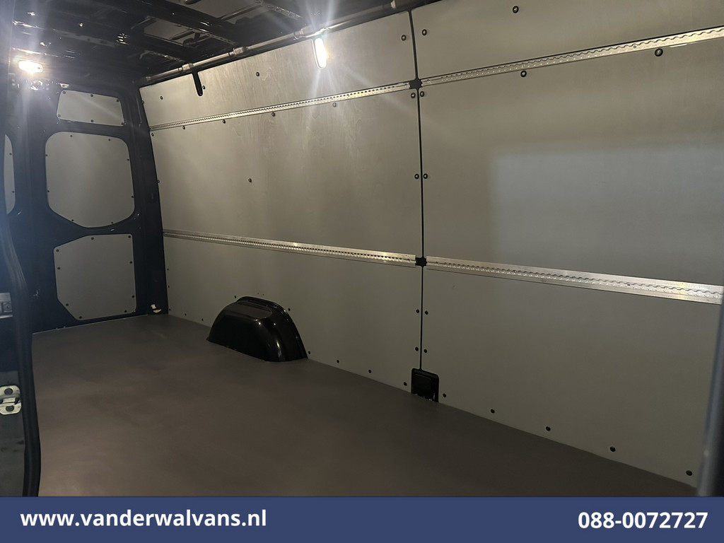 Mercedes-Benz Sprinter 319 CDI 191pk 3.0L V6 L3H2 Euro6 Airco | Camera | Navigatie | Chauffeursstoel | Apple Carplay Cruisecontrol, Android Auto, Stoelverwarming, 270gr Achterdeuren, Bijrijdersbank 16