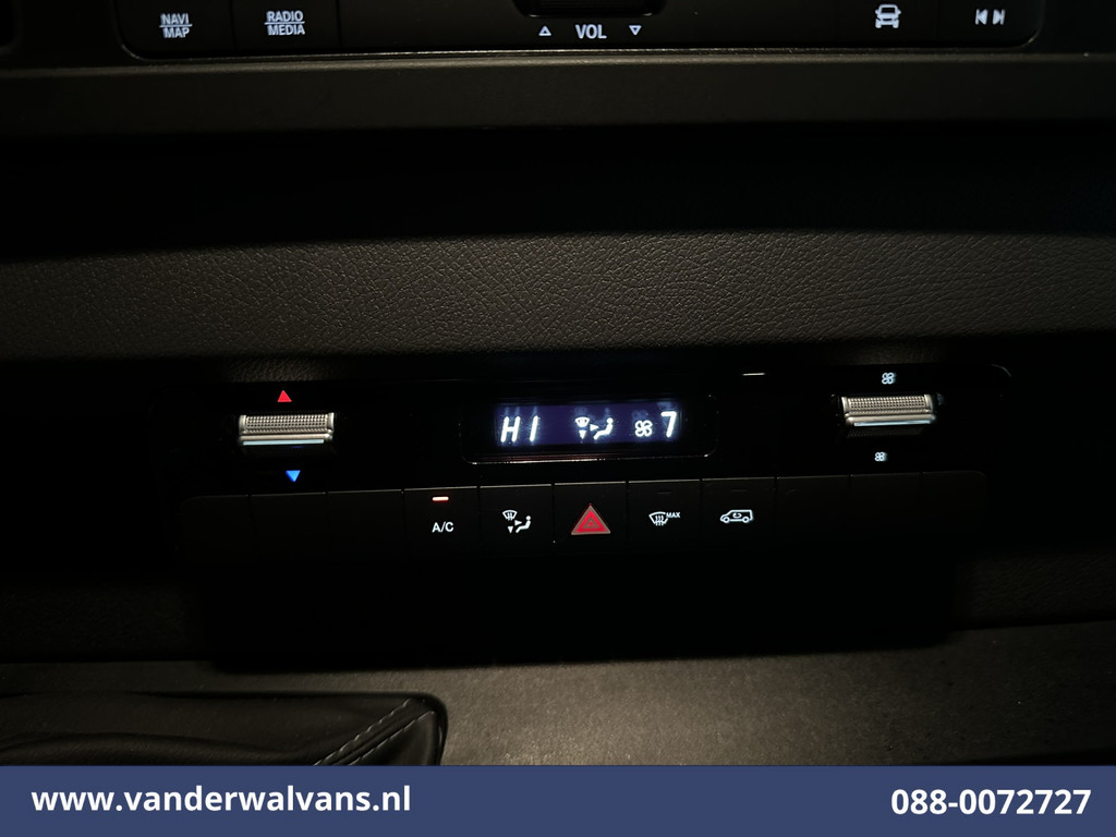 Mercedes-Benz Sprinter 319 CDI 191pk 3.0L V6 L3H2 Euro6 Airco | Camera | Navigatie | Chauffeursstoel | Apple Carplay Cruisecontrol, Android Auto, Stoelverwarming, 270gr Achterdeuren, Bijrijdersbank 9