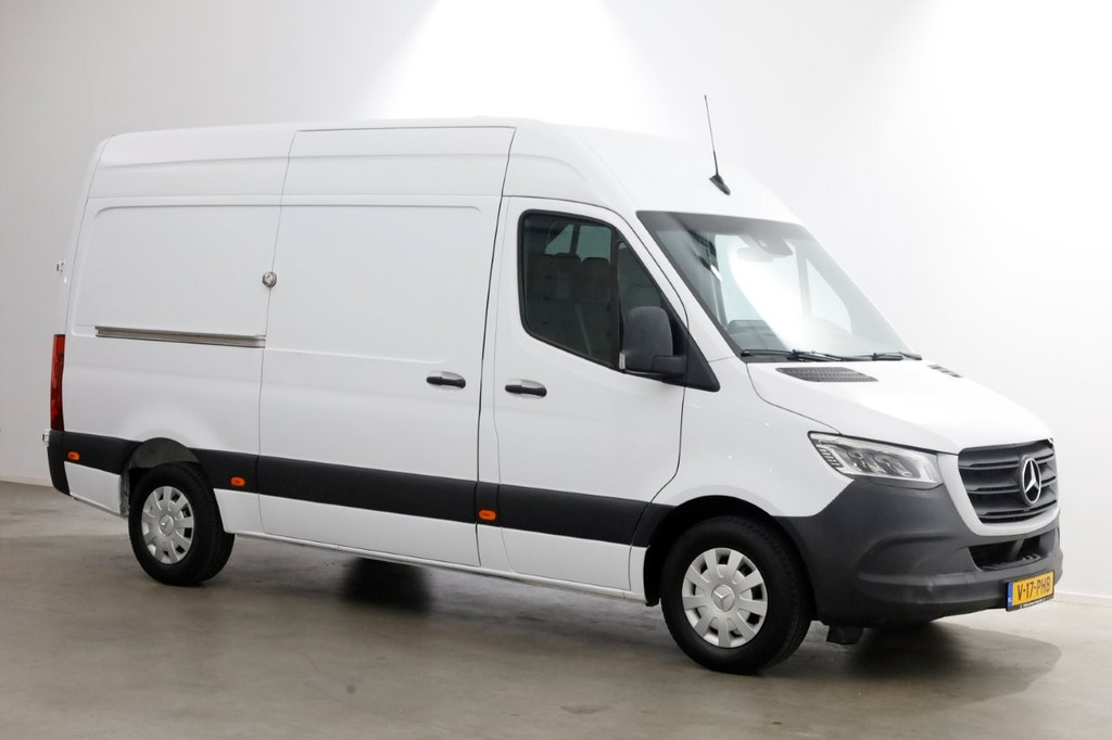 Mercedes-Benz Sprinter 319 CDI 3.0 V6 190pk E6 L2H2 7G Automaat LED/Camera/Trekhaak 3500kg 02-2019 10