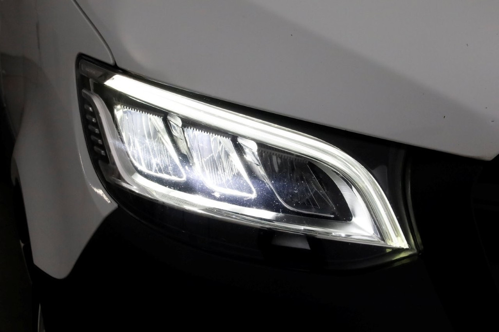 Mercedes-Benz Sprinter 319 CDI 3.0 V6 190pk L2H2 7G Automaat LED/Airco/Trekhaak 3500kg 10-2021 13