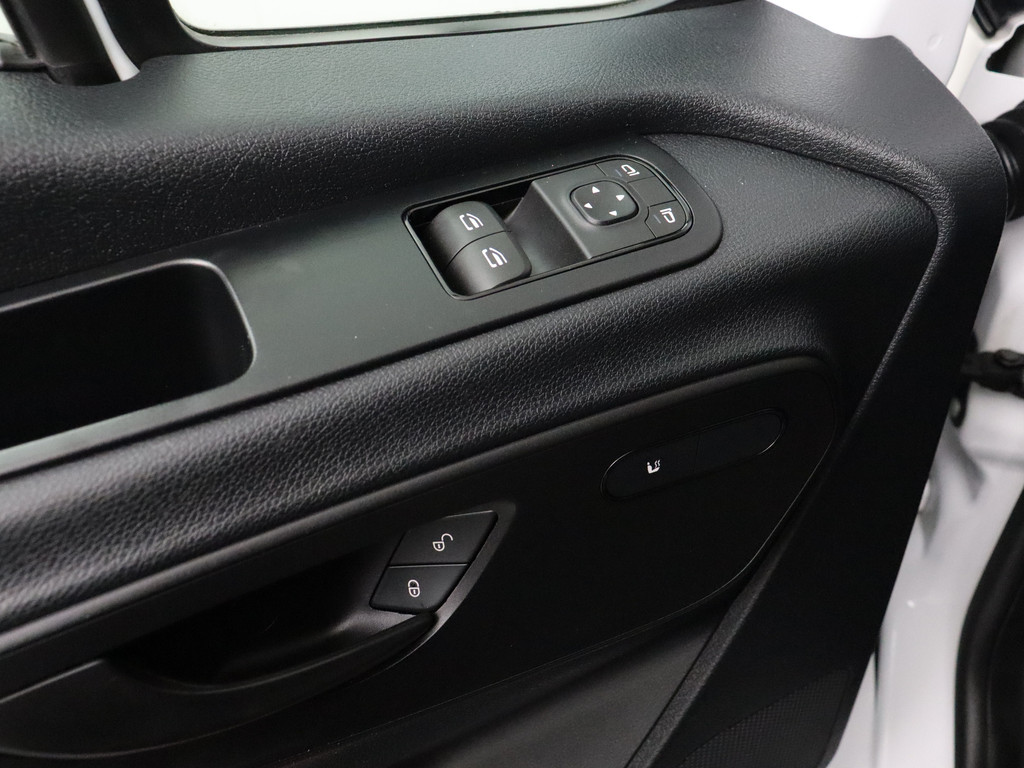 Mercedes-Benz Sprinter 319CDI 3.0V6 Automaat L3H2 Maxi | 3500Kg Trekhaak | Navigatie | Camera | Airco | Betimmering 8