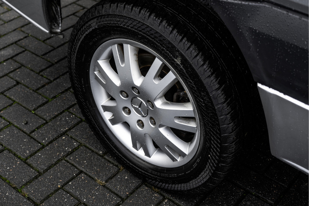 Mercedes-Benz Sprinter 319 CDI 3.0 V6 L2H2 | Automaat | Inrichting | PDC | Camera | Cruise | Airco 13