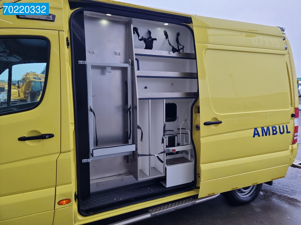 Mercedes-Benz Sprinter 319 CDI Automaat Euro6 Complete NL Ambulance Brancard Ziekenwagen Rettungswagen Krankenwagen Airco Cruise control 12