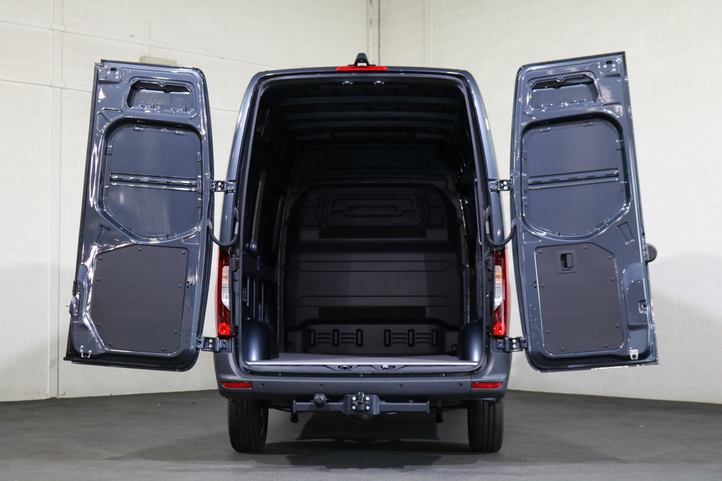 Mercedes-Benz Sprinter 319 CDI L2 H2 Airco Navigatie 3.5T Trekhaak Camera Adap. Cruise 12