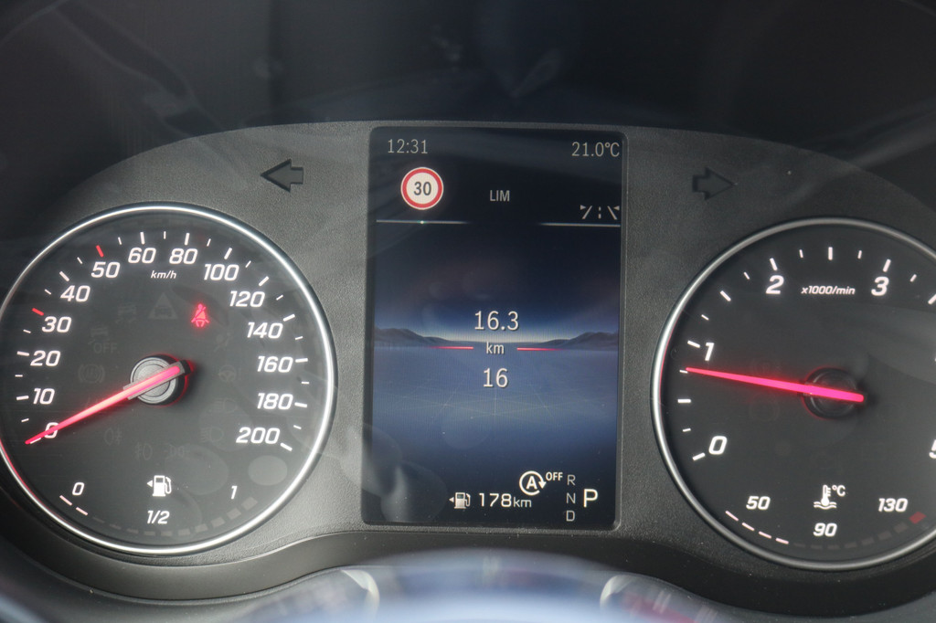 Mercedes-Benz Sprinter 319 CDI L2 H2 Airco Navigatie 3.5T Trekhaak Camera Adap. Cruise 19