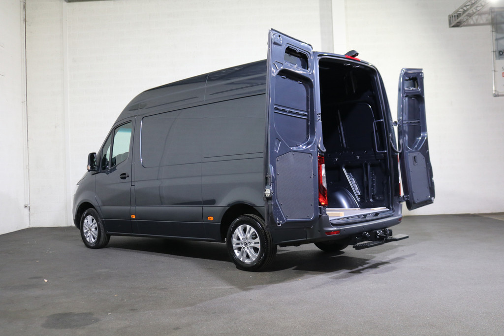 Mercedes-Benz Sprinter 319 CDI L2 H2 Automaat Navigatie Leer 360 Camera 3.5T Trekhaak 12