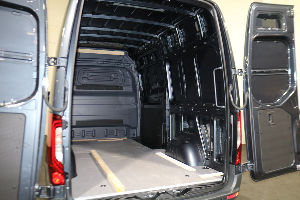 Mercedes-Benz Sprinter 319 CDI L2 H2 Automaat Navigatie Leer 360 Camera 3.5T Trekhaak 13