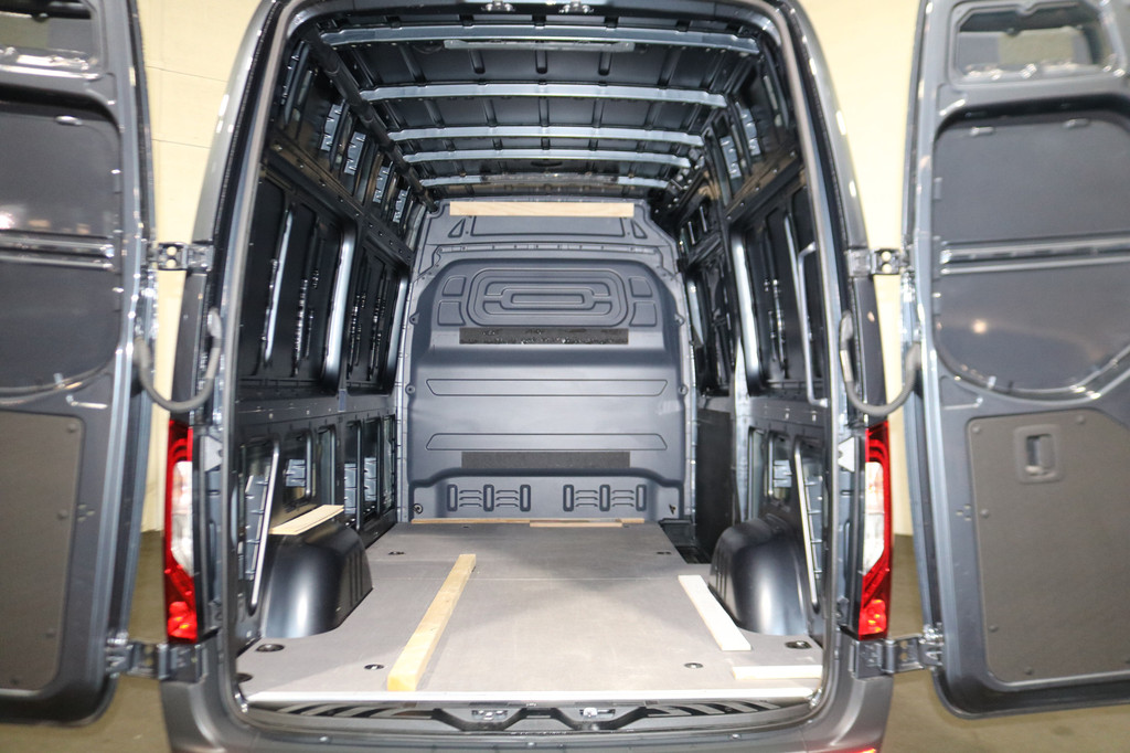 Mercedes-Benz Sprinter 319 CDI L2 H2 Automaat Navigatie Leer 360 Camera 3.5T Trekhaak 3