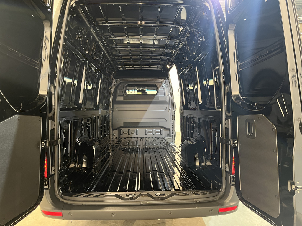 Mercedes-Benz Sprinter 319 CDI L3H2 RWD Automaat / 3.500 KG Trekgewicht / Euro 6 / LED / Airco / CarPlay / Cruise Control Adap. / Camera / Navigatie / 172 KM !!! 4