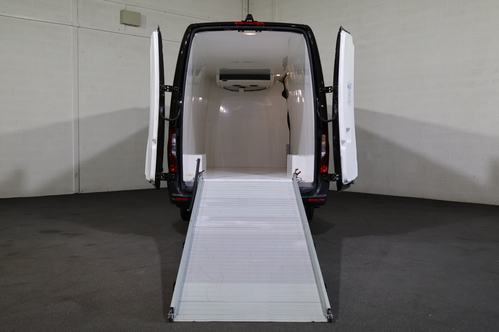 Mercedes-Benz Sprinter 319 CDI L4 H2 Koelwagen Vrieswagen Dag en Nacht 11
