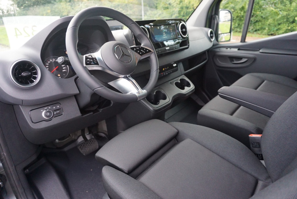 Mercedes-Benz Sprinter 319CDI Select L2H1 BPM VRIJ!! 10.25 Mbux, ACC, LED, 3.5T Trekhaak, 17 LM!! NR. 912 9