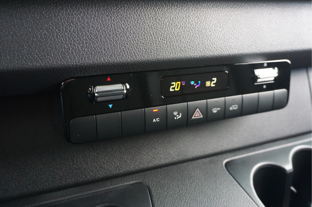 Mercedes-Benz Sprinter 319CDI Select L2H2 10.25 Mbux, ACC, LED, 17 LM!! NR. 925 12