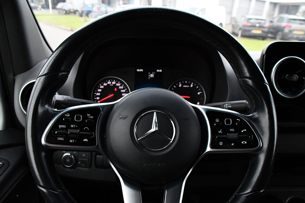 Mercedes-Benz Sprinter 319 V6 3.0 CDI L2H2 AMG Edition Adaptieve Cruise, 360 Camera, Carplay, 10,5 Mbux, LED, Automaat, Standkachel, Stoelverwarming, Trekhaak, Uniek! 14