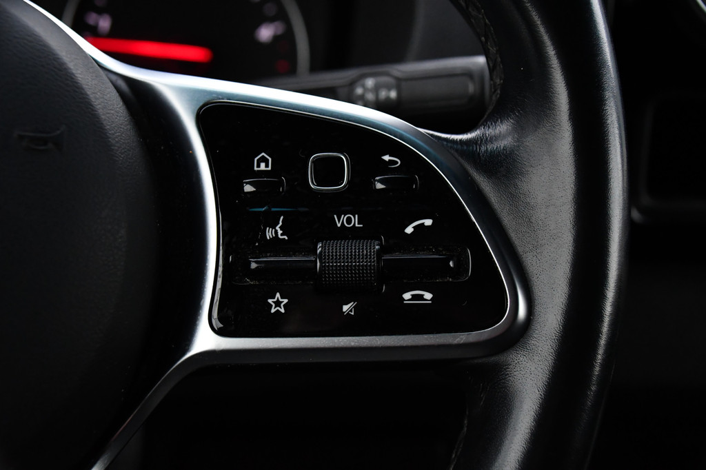 Mercedes-Benz Sprinter 319 V6 3.0 CDI L2H2 AMG Edition Adaptieve Cruise, 360 Camera, Carplay, 10,5 Mbux, LED, Automaat, Standkachel, Stoelverwarming, Trekhaak, Uniek! 20