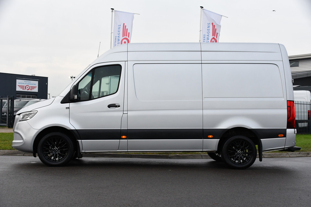Mercedes-Benz Sprinter 319 V6 3.0 CDI L2H2 AMG Edition Adaptieve Cruise, 360 Camera, Carplay, 10,5 Mbux, LED, Automaat, Standkachel, Stoelverwarming, Trekhaak, Uniek! 9
