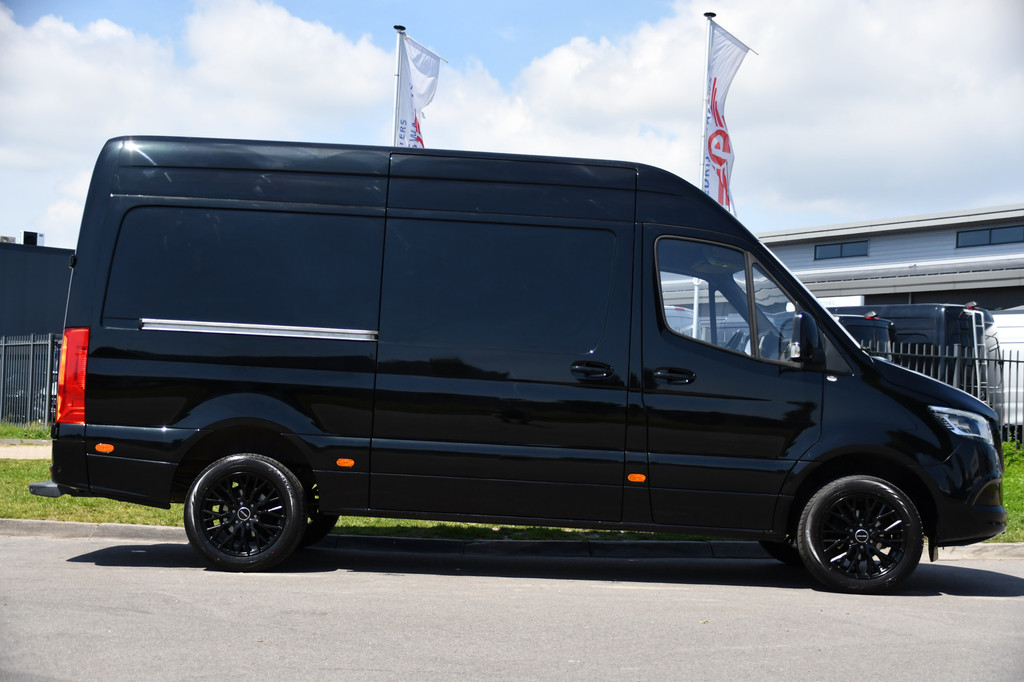 Mercedes-Benz Sprinter 319 V6 3.0 CDI L2H2 Black Edition Camera, Cruise, Carplay, LED, Automaat, 190pk, Multimedia, Lederstuur, Uniek! 10