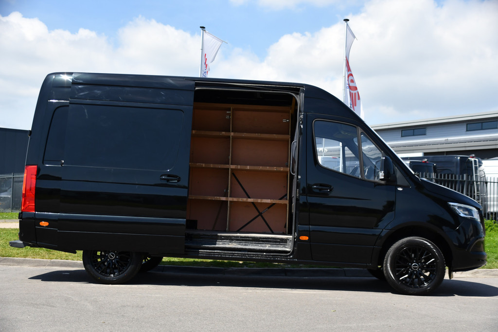 Mercedes-Benz Sprinter 319 V6 3.0 CDI L2H2 Black Edition Camera, Cruise, Carplay, LED, Automaat, 190pk, Multimedia, Lederstuur, Uniek! 11
