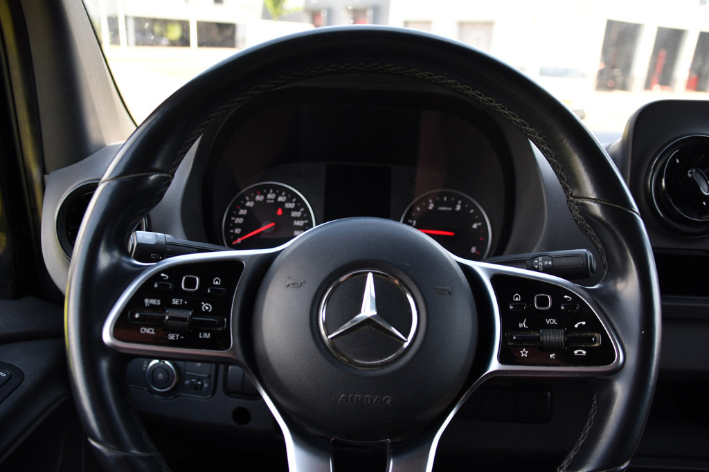 Mercedes-Benz Sprinter 319 V6 3.0 CDI L2H2 Black Edition Camera, Cruise, Carplay, LED, Automaat, 190pk, Multimedia, Lederstuur, Uniek! 14