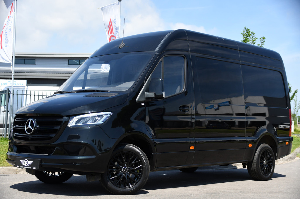Mercedes-Benz Sprinter 319 V6 3.0 CDI L2H2 Black Edition Camera, Cruise, Carplay, LED, Automaat, 190pk, Multimedia, Lederstuur, Uniek! 4