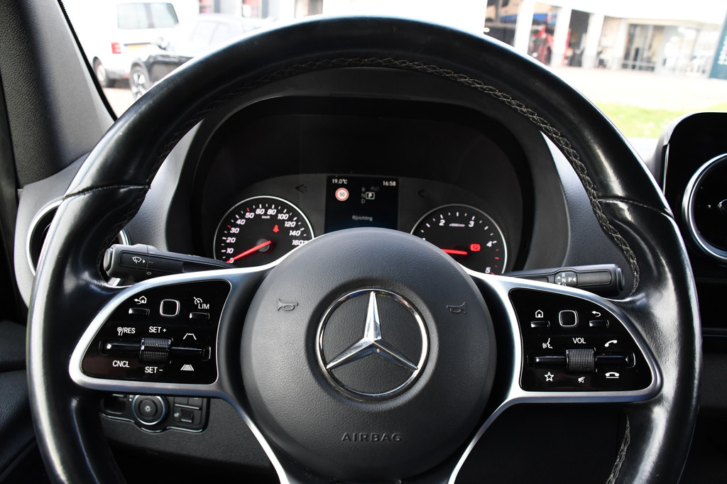 Mercedes-Benz Sprinter 319 V6 3.0 CDI L2H2 Black Edition Full Options!, Adaptieve Cruise, 360 Camera, 2 x schuifdeur, 3500kg Trekhaak, 10,5 Mbux, Navi, Stoelverwarming, Uniek! 16