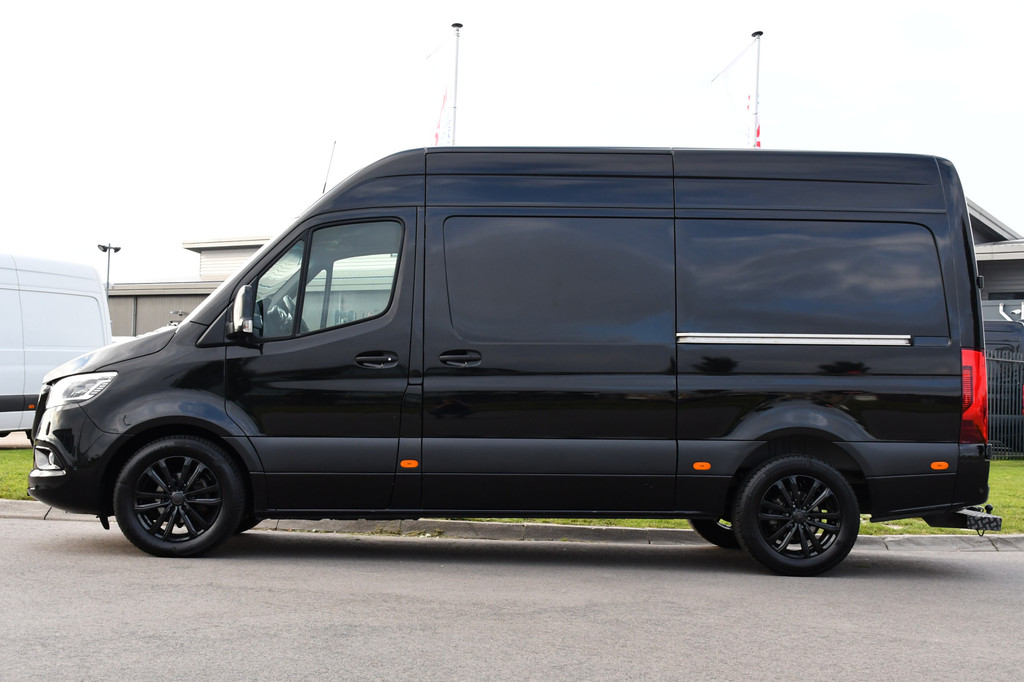 Mercedes-Benz Sprinter 319 V6 3.0 CDI L2H2 Black Edition Full Options!, Adaptieve Cruise, 360 Camera, 2 x schuifdeur, 3500kg Trekhaak, 10,5 Mbux, Navi, Stoelverwarming, Uniek! 9