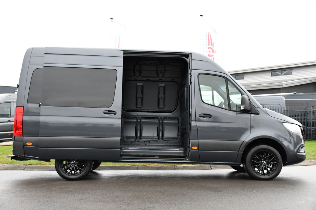 Mercedes-Benz Sprinter 319 V6 3.0 CDI L2H2 DC AMG Edition Camera, Cruise, Carplay, 3500kg Trekhaak, Automaat, Sensoren, mutlimedia, 190pk, Uniek! 11