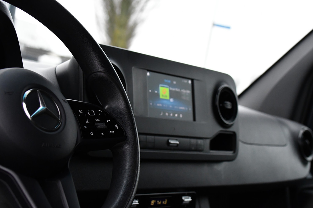 Mercedes-Benz Sprinter 319 V6 3.0 CDI L2H2 DC AMG Edition Camera, Cruise, Carplay, 3500kg Trekhaak, Automaat, Sensoren, mutlimedia, 190pk, Uniek! 15